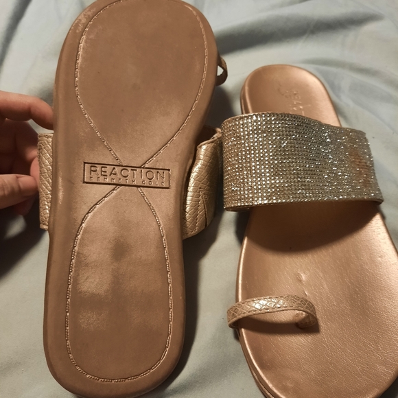 Reaction Kenneth Cole Sandals - Picture 3 of 4